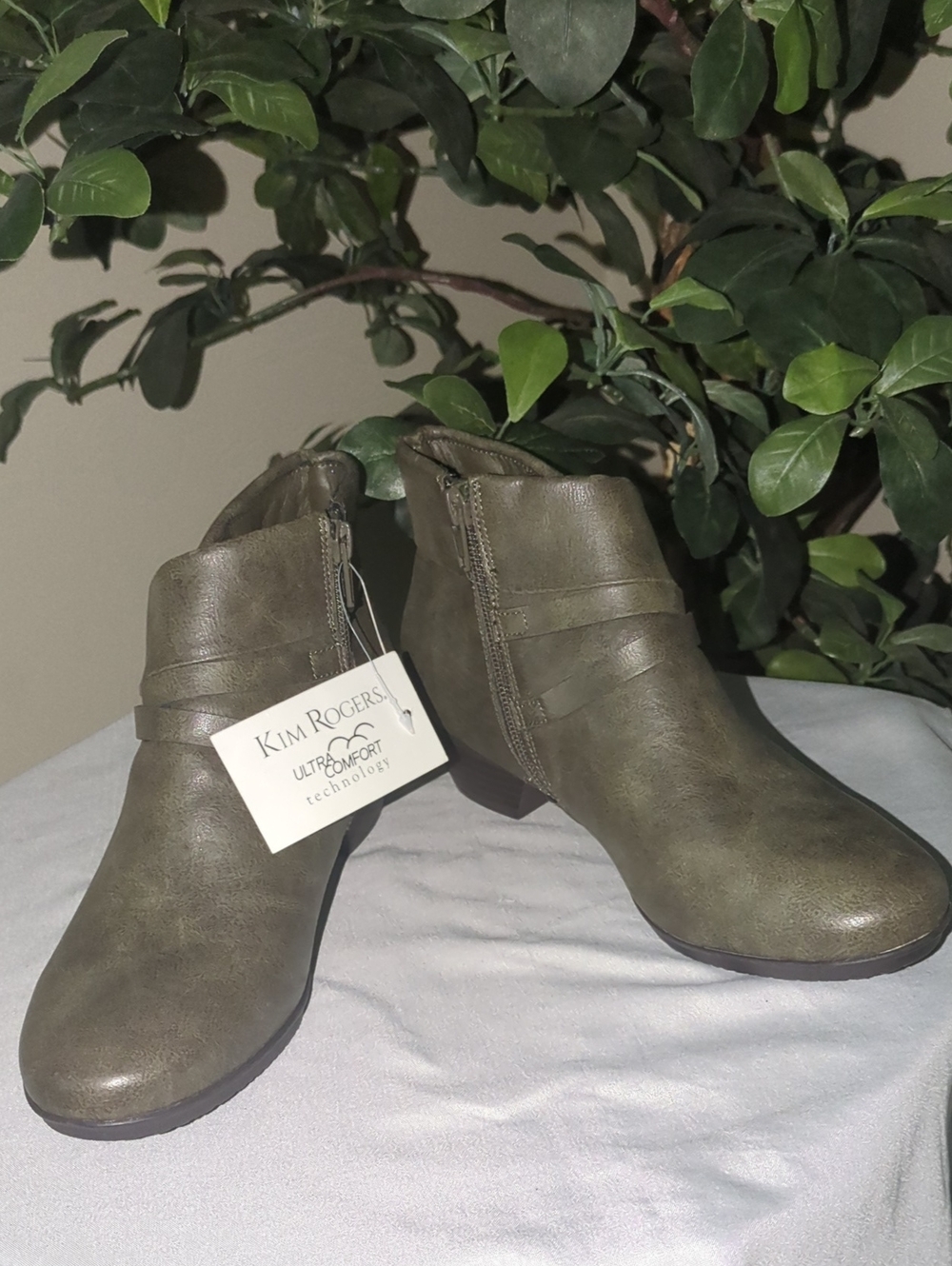 🔥FINAL🔥Kim Rogers Olive Ankle Booties with Side Zip